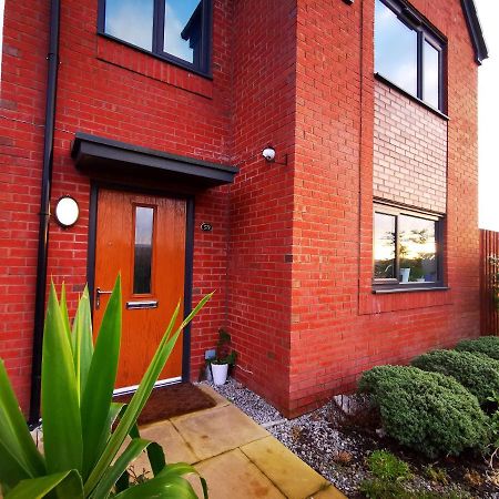 The Lawnswood - Central Manchester Holiday Home With Free Parking Екстер'єр фото