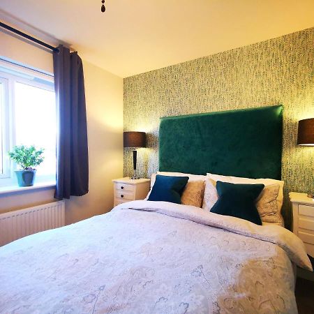 The Lawnswood - Central Manchester Holiday Home With Free Parking Екстер'єр фото