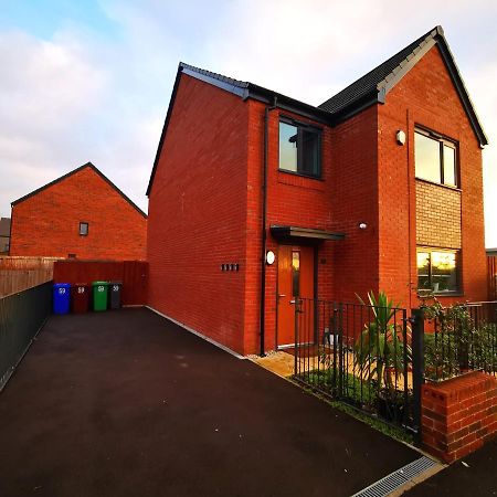 The Lawnswood - Central Manchester Holiday Home With Free Parking Екстер'єр фото