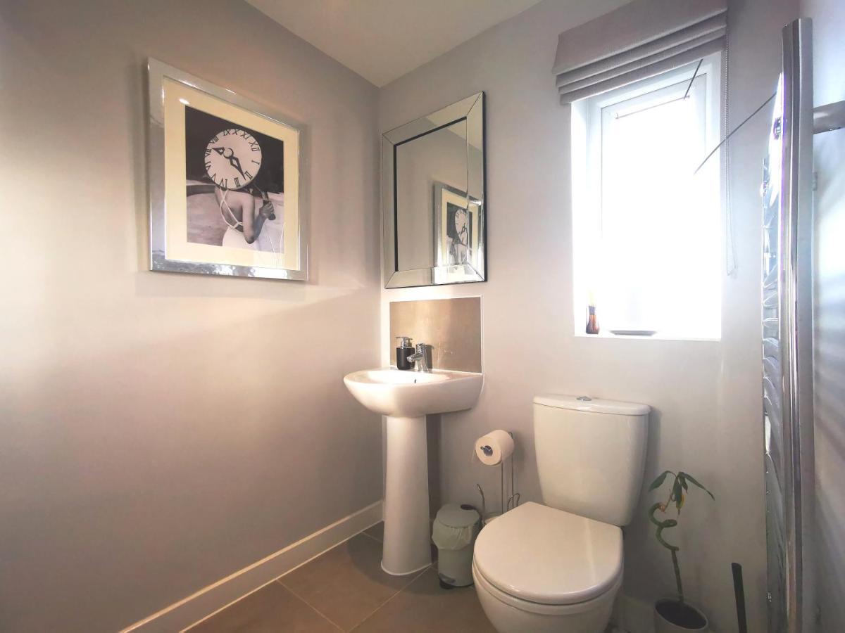 The Lawnswood - Central Manchester Holiday Home With Free Parking Екстер'єр фото