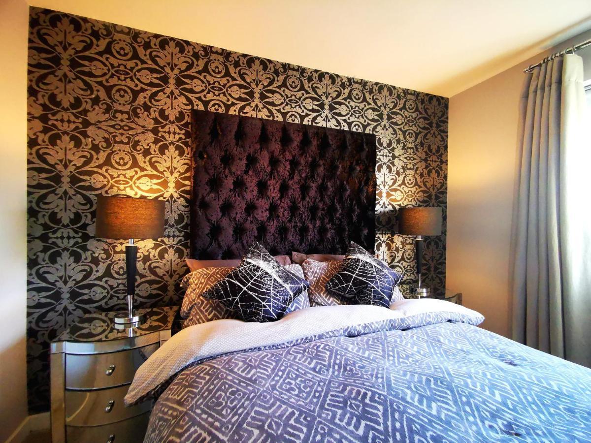 The Lawnswood - Central Manchester Holiday Home With Free Parking Екстер'єр фото