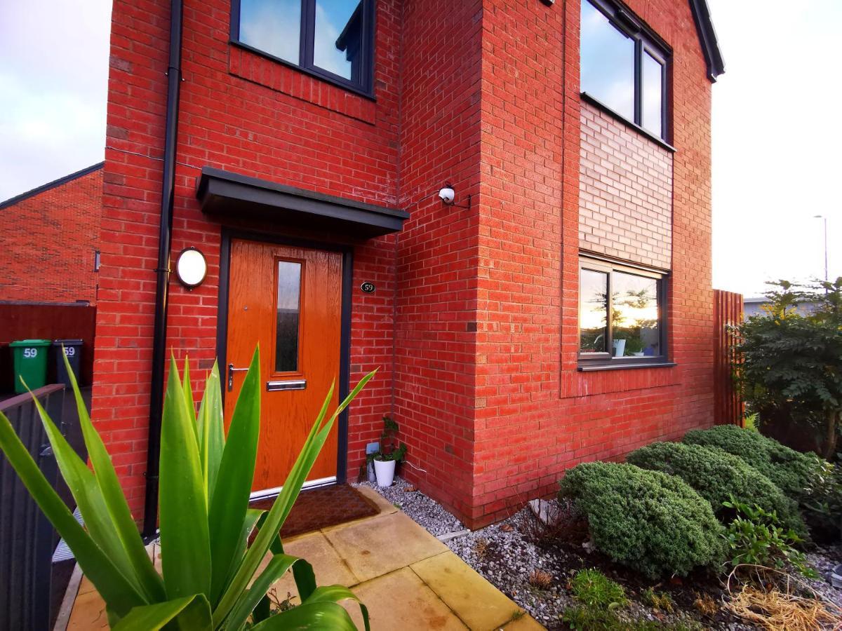 The Lawnswood - Central Manchester Holiday Home With Free Parking Екстер'єр фото