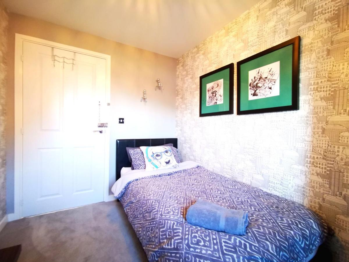 The Lawnswood - Central Manchester Holiday Home With Free Parking Екстер'єр фото
