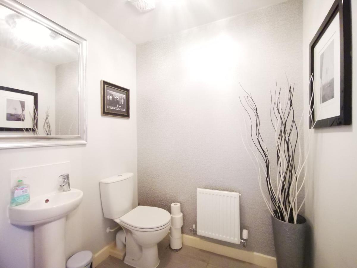 The Lawnswood - Central Manchester Holiday Home With Free Parking Екстер'єр фото