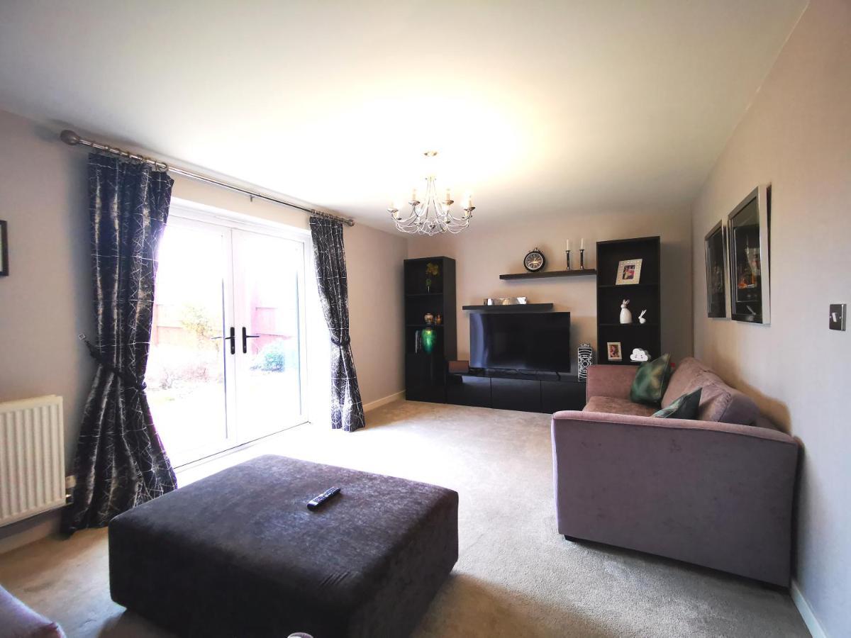 The Lawnswood - Central Manchester Holiday Home With Free Parking Екстер'єр фото